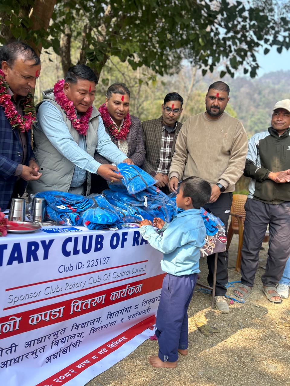 Distribution of warm clothes