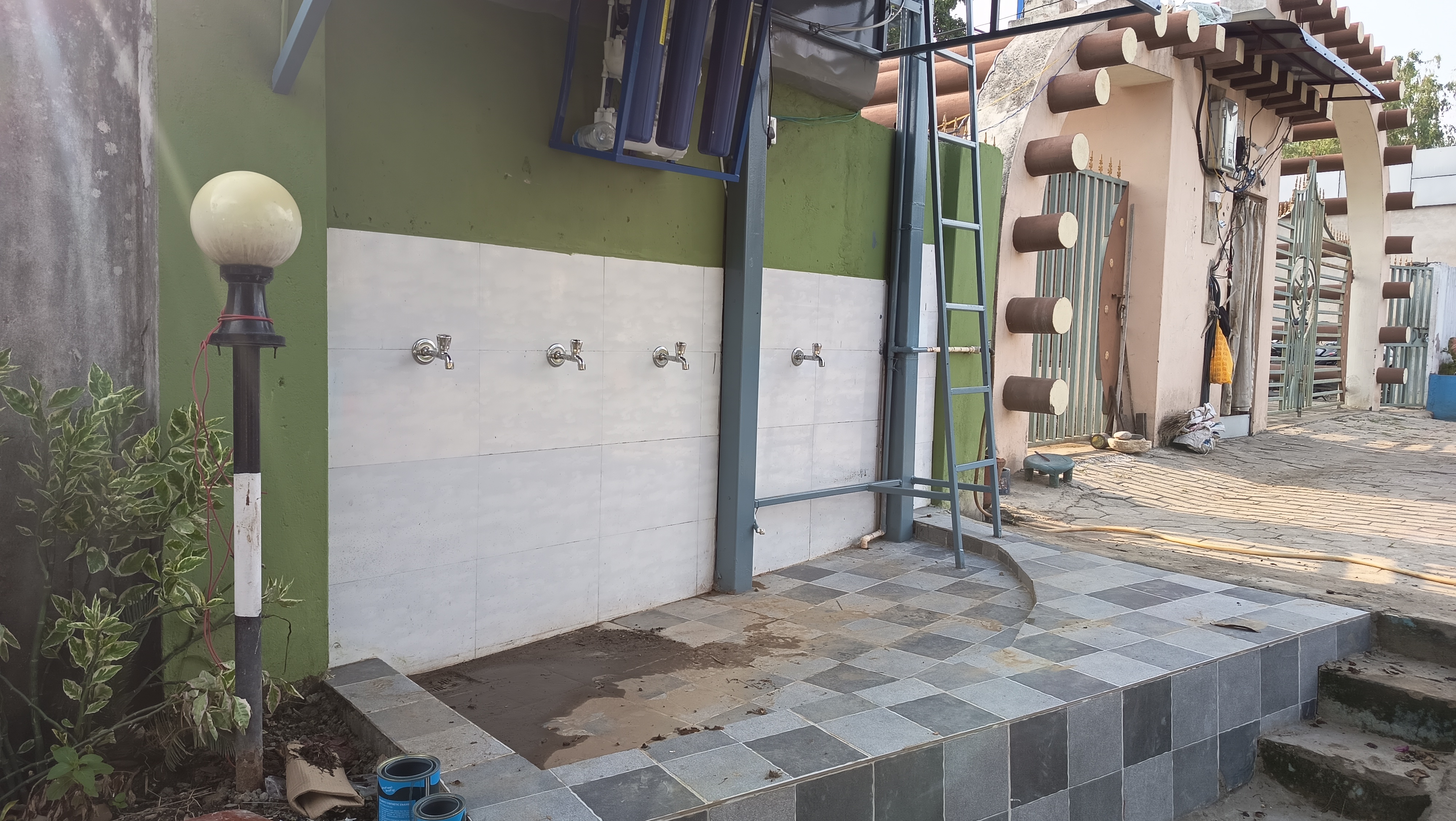 Construction of a clean drinking water structure with RO at Dr. Tony Hagen Park