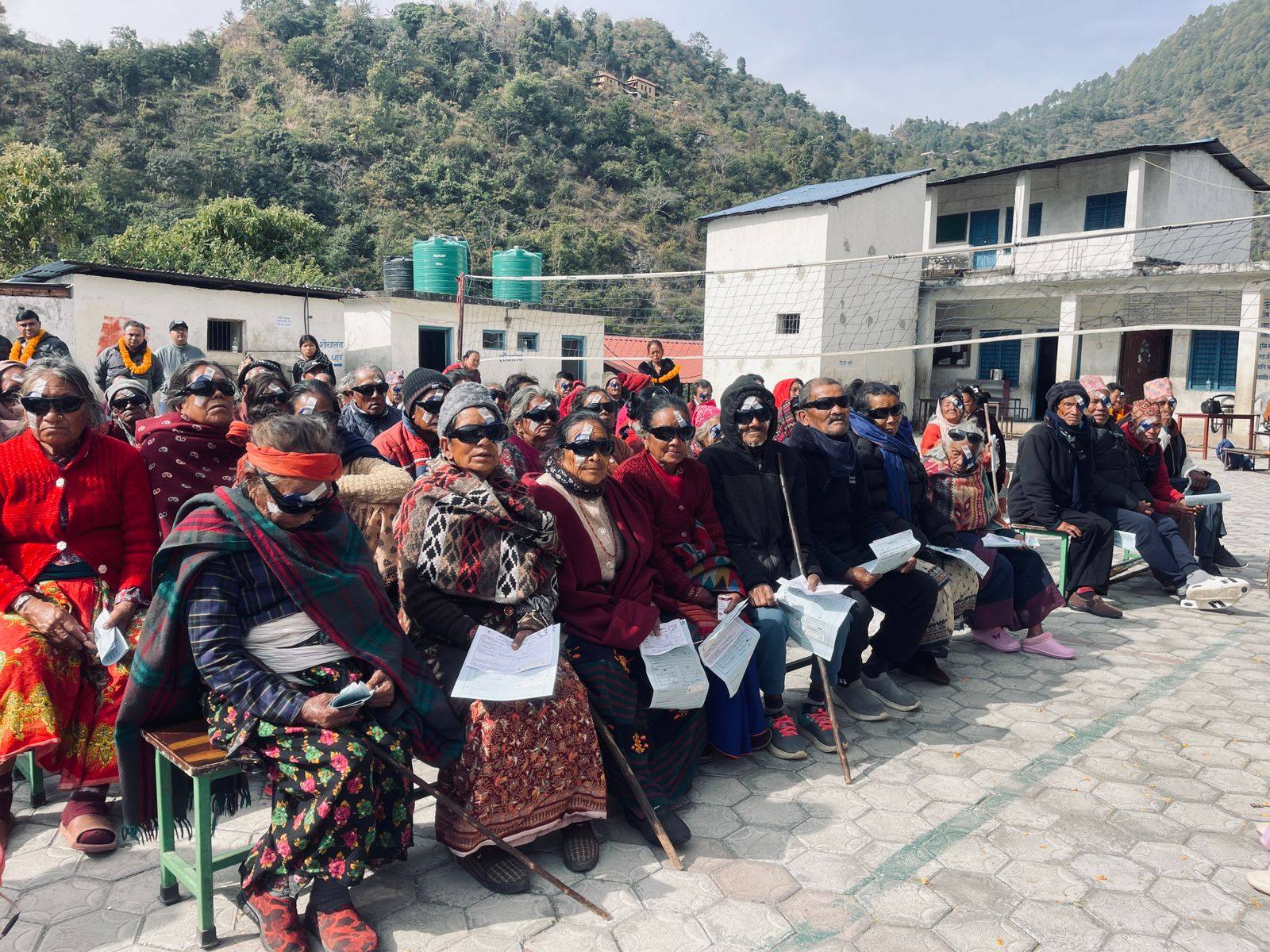 Cataract surgery of 131 parents completed in two phases